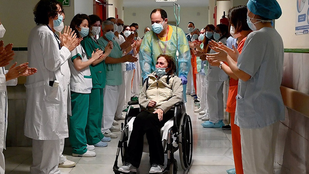 El Hospital Gregorio Marañón da el alta a Elsa, una paciente ingresada 10 meses por Covid-19.
SALUD
HOSPITAL GREGORIO MARAÑÓN
