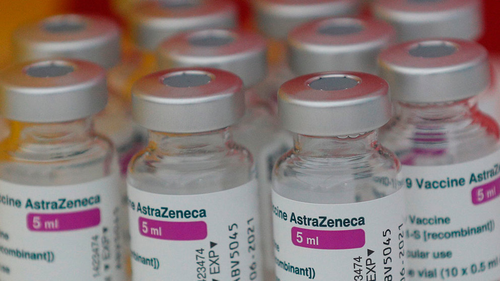 Viales de la vacuna AstraZeneca.EFE/ Kai Försterling