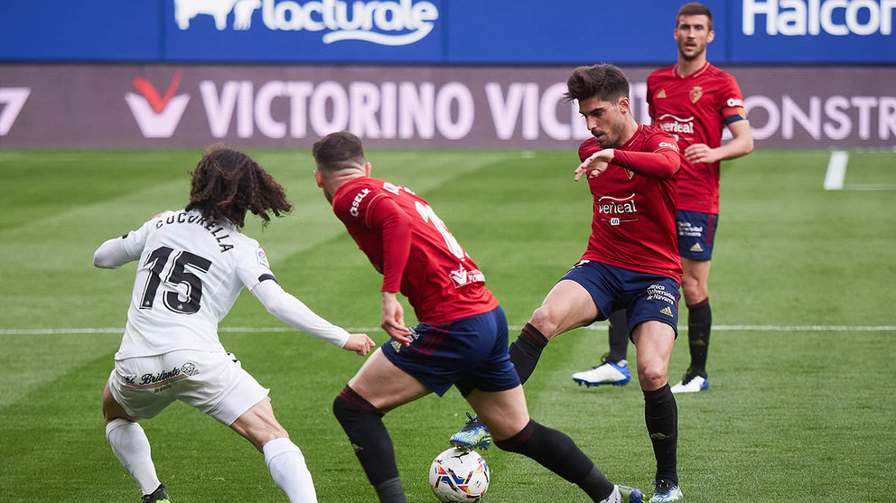 Nacho Vidal en acción durante el partido Osasuna - Getafe en Pamplona. Europa Press.