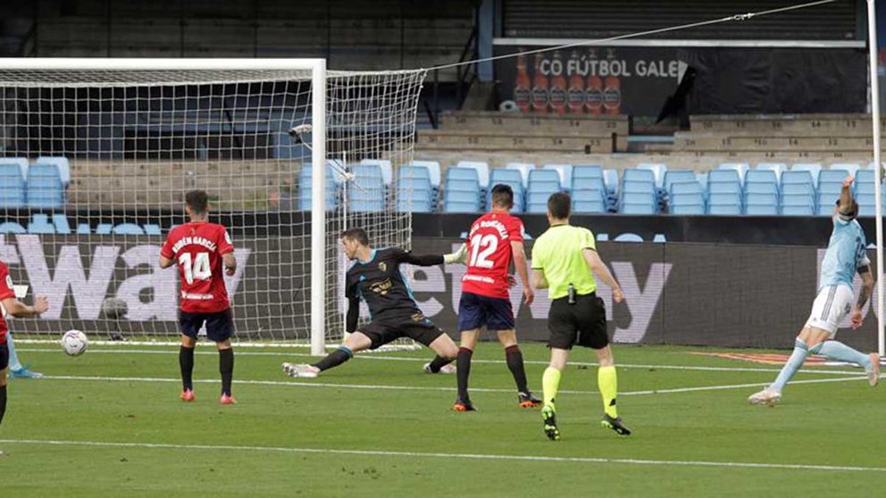 Partido entre Celta de Vigo y Osasuna durante el partido de Liga en Primera División que disputan este domingo en el estadio de Balaídos, en Vigo. EFE/Salvador Sas