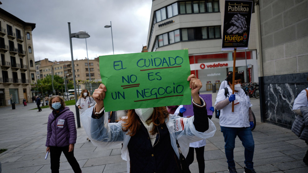 Manifestacion del Servicio de Atencion a Domicilio (SAD) del Ayuntamiento de Pamplona. MIGUEL OSÉS