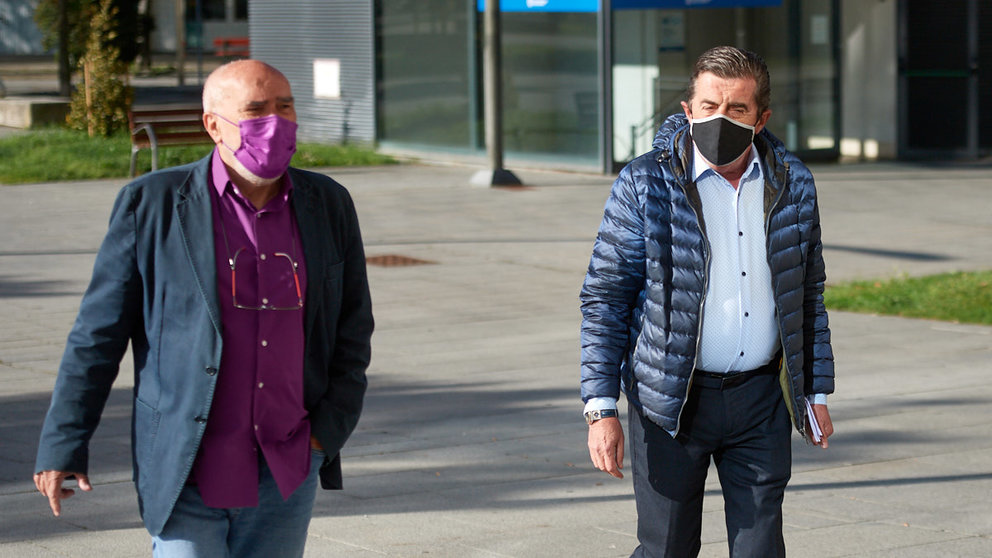 José Manuel Purroy, a la derecha, en el juicio contra ocho exdirectivos de Osasuna y contra el propio club por un presunto delito contra la Hacienda Pública. MIGUEL OSÉS