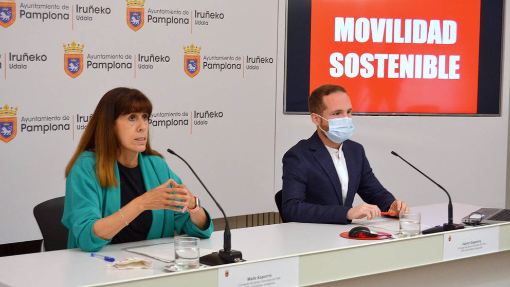 Maite Esporrín y Xabier Sagardoy, concejales del PSN en el Ayuntamiento de Pamplona. PSN