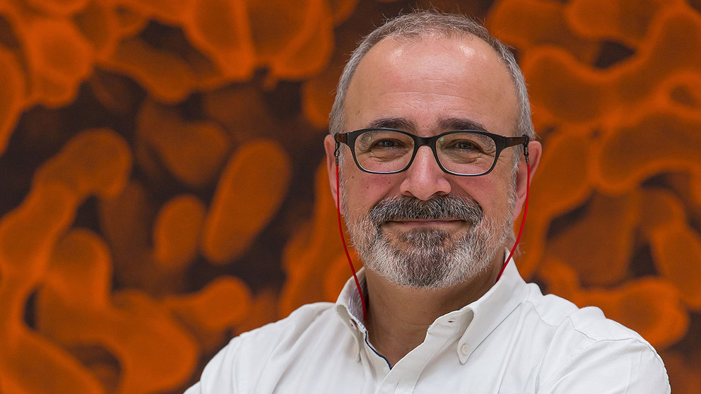 El catedrático de microbiología de la UNAV, Ignacio López Goñi. UNIVERSIDAD DE NAVARRA