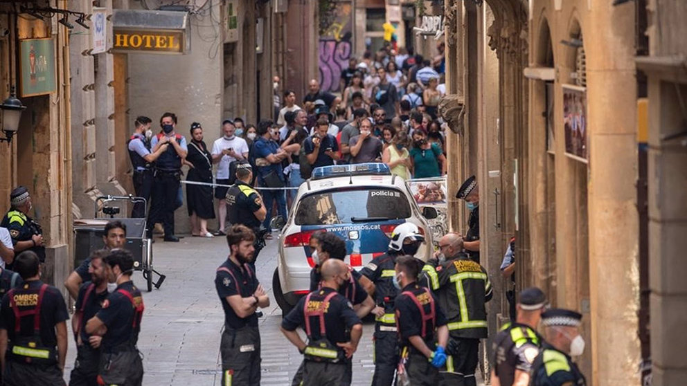 Desalojan un hotel junto a La Rambla de Barcelona y acordonan la zona. LORENA SOPENA - EUROPA PRESS