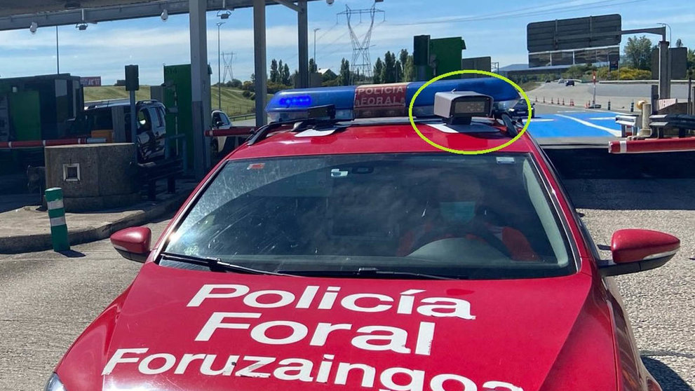 Lector de matrículas ubicado en un coche de la Policía Foral. CEDIDA