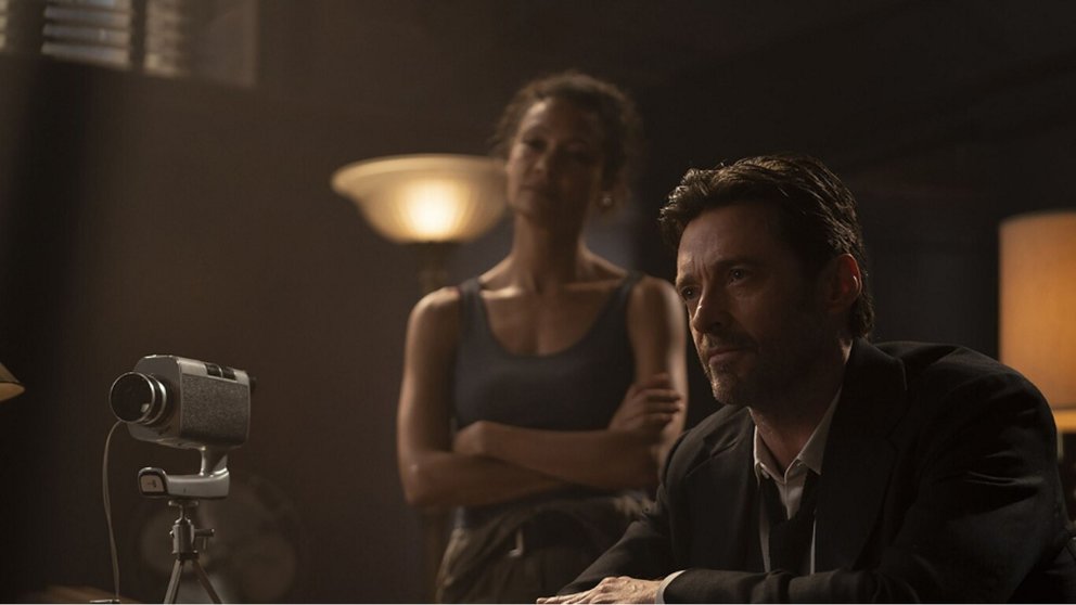 Hugh Jackman y Thandie Newton en una imagen de la película que mezcla ciencia ficción y cine negro, como ya lo hizo Blade Runner, Reminiscencia. ARCHIVO