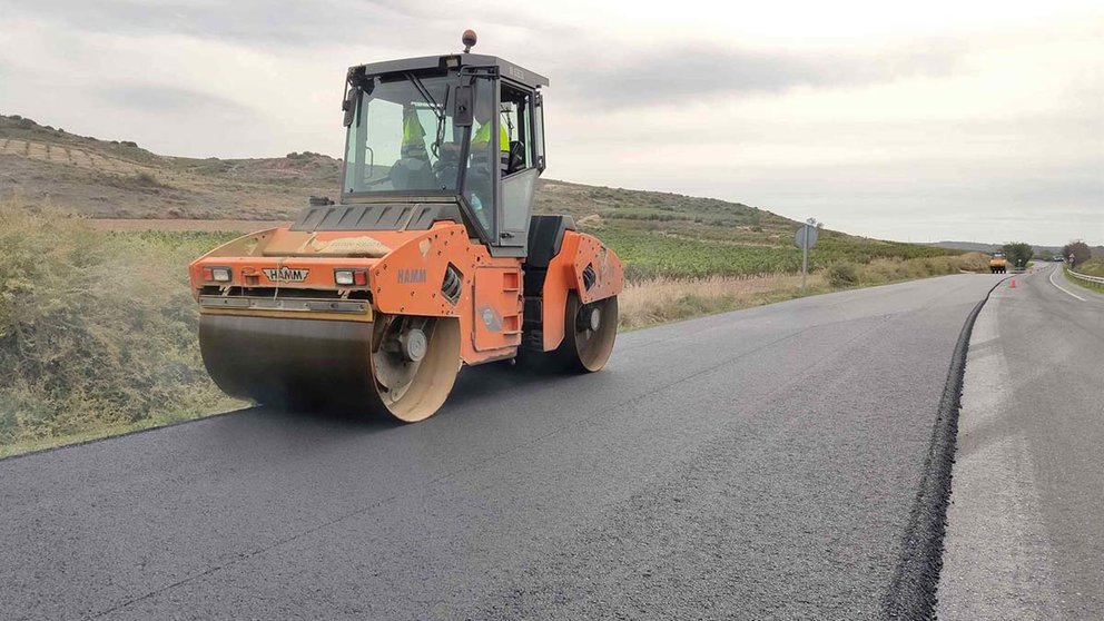 Trabajos de refuerzo de firme realizados en la carretera NA-134, Eje del Ebro, entre Lodosa y Mendavia. GOBIERNO DE NAVARRA
