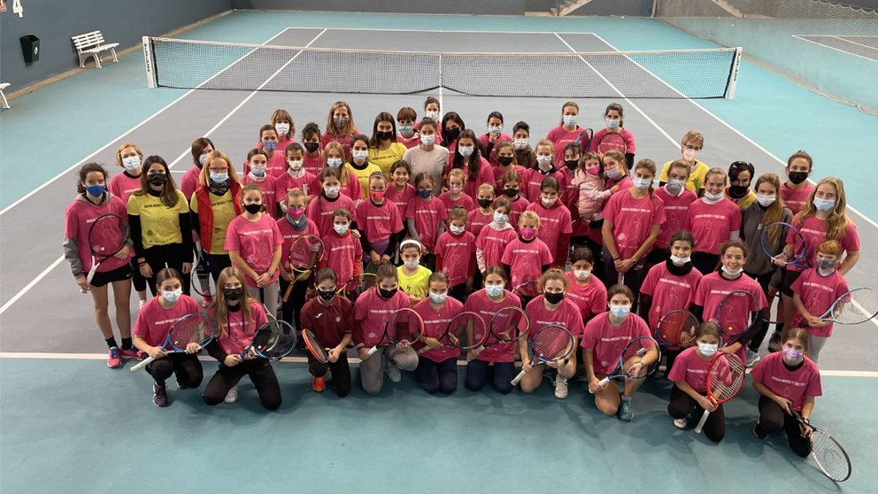 Participantes en el evento 'Mujeres y tenis' en Pamplona. CEDIDA