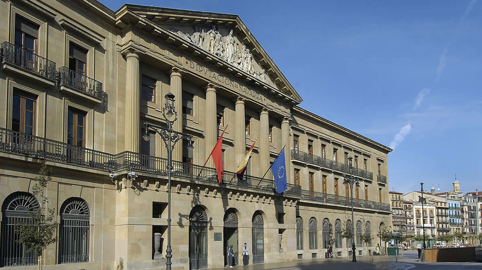 Fachada del Palacio de Navarra en la Avenida Carlos III. CEDIDA