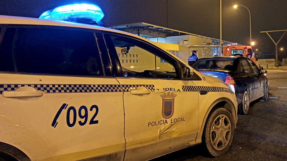 Un coche de Policía Municipal de Tudela durante una intervención. ARCHIVO