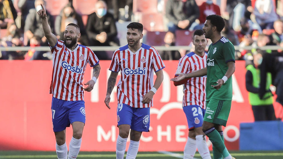 Osasuna se enfrenta al Girona en Montilivi en los dieciseisavos de final de la Copa del REY. EFE