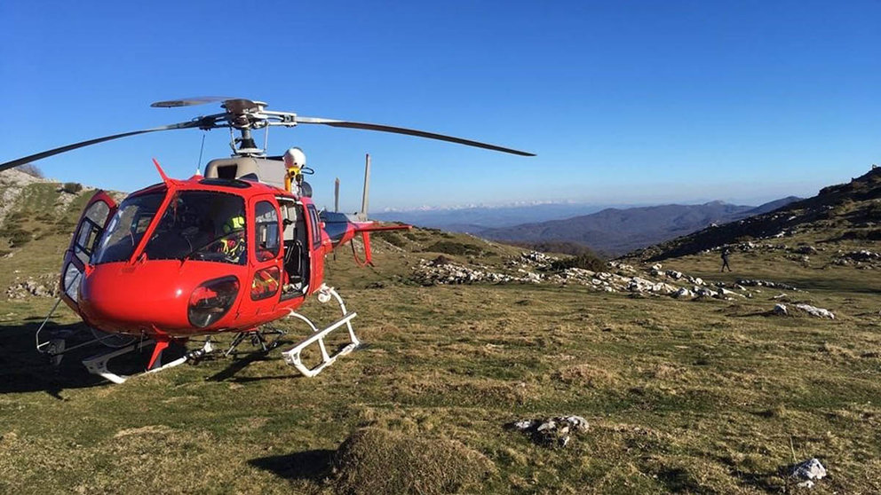 Rescate en helicóptero en la Sierra de Aralar. BOMBEROS DE NAVARRA
