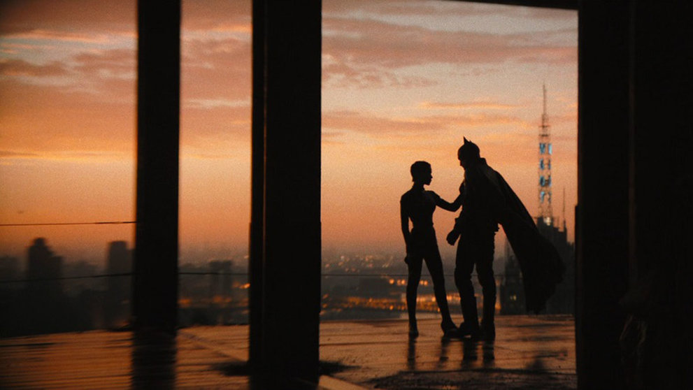 Robert Pattinson y Zöe Kravitz como Batman y Catwoman en The Batman. CEDIDA