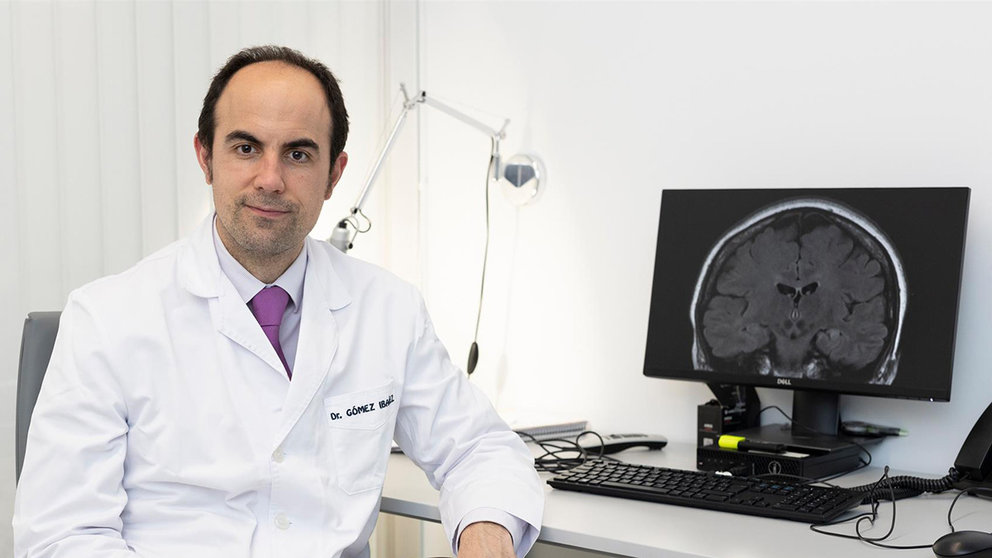 El doctor Asier Gómez, especialista del Departamento de Neurología de la Clínica Universidad de Navarra. CLÍNICA UNIVERSIDAD DE NAVARRA