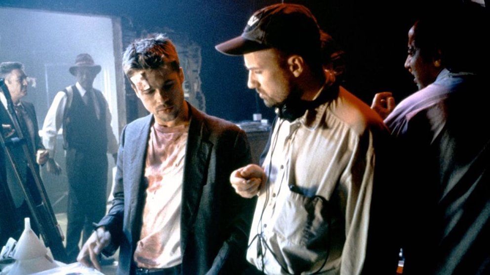 Brad Pitt y David Fincher hablando, Morgn Freeman al fondo