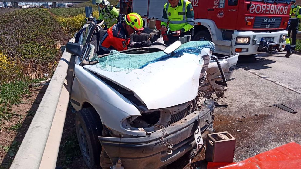 Estado en el que ha quedado uno de los vehículos tras la brutal colisión frontal ocurrida en la carretera que une Alfaro y Catejón.
