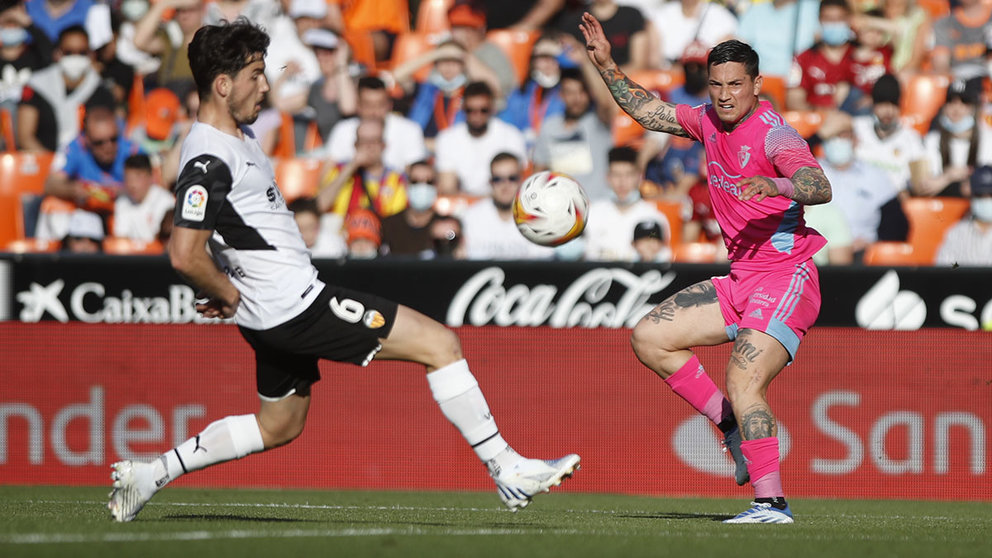 Osasuna se enfrenta al Valencia en el estadio de Mestalla en el partido correspondiente a la trigésimo segunda jornada de liga. C.A. OSASUNA