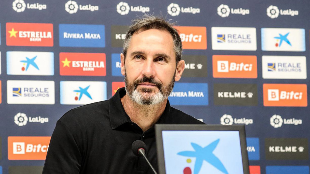 El entrenador Vicente Moreno en rueda de prensa. RCD Espanyol.