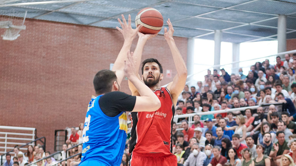 Basket Navarra se enfrenta al Ourense en Arrosadía. PABLO LASAOSA