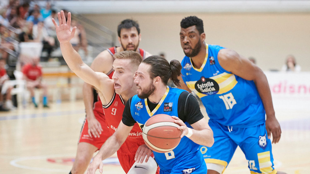 Basket Navarra se enfrenta al Ourense en Arrosadía. PABLO LASAOSA