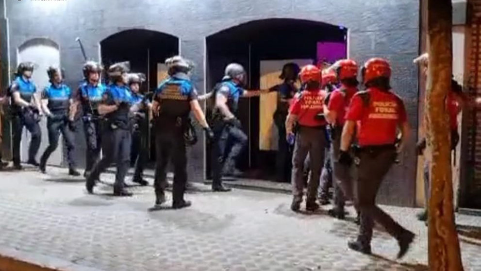Alrededor de una veintena de agentes de Policía Municipal de Pamplona y Policía Foral han llevado a cabo una redada conjunta en una discoteca de Pamplona esta madrugada. POLICÍA MUNICIPAL DE PAMPLONA