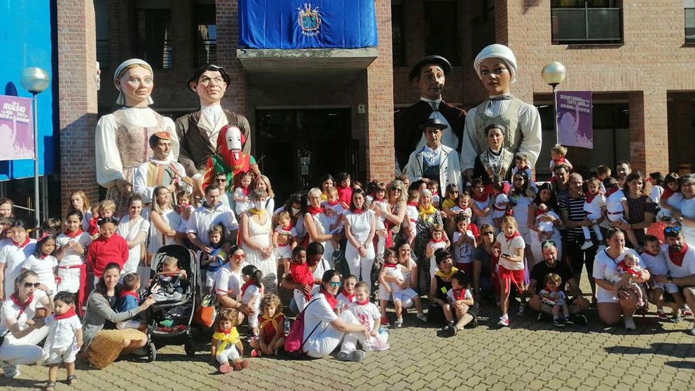 Los niños y niñas, protagonistas del primer día de las fiestas de Barañáin. AYUNTAMIENTO DE BARAÑAIN