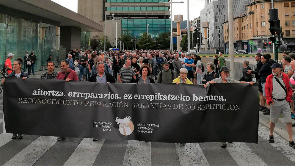 Una manifestación reclama en Pamplona "reconocimiento y reparación" para las víctimas de "tortura" en Navarra.