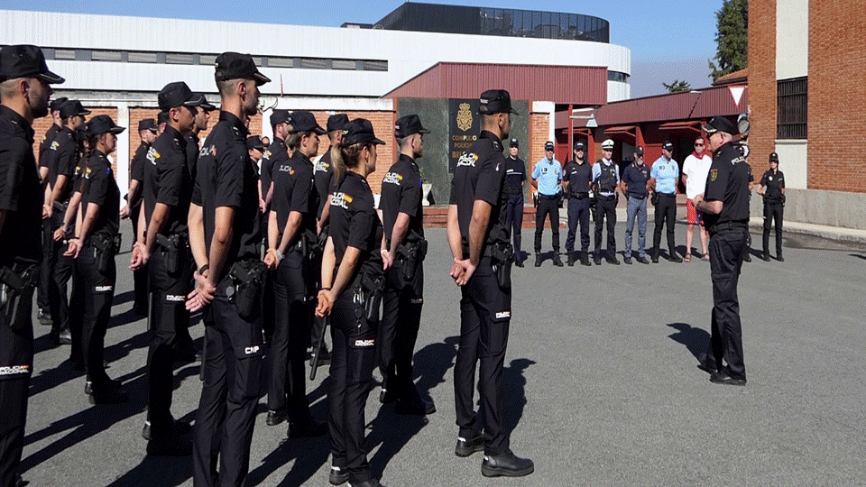 Presentación de los nuevos agentes de policía en el Acuartelamiento de Beloso Alto. POLICÍA NACIONAL