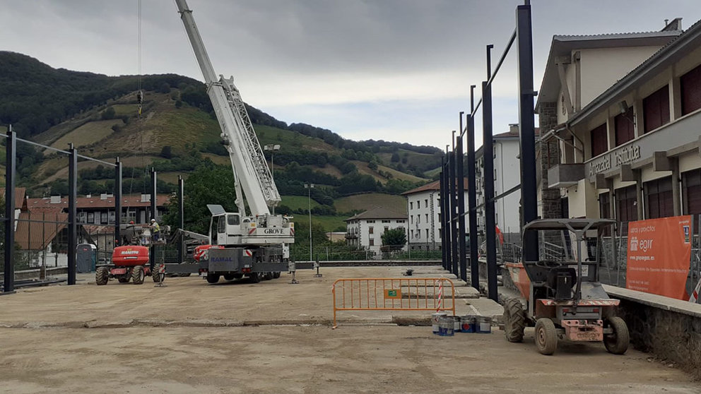 Construcción de un nuevo cubierto en la escuela de Leiza, Navarra. Ayuntamiento de Leiza.