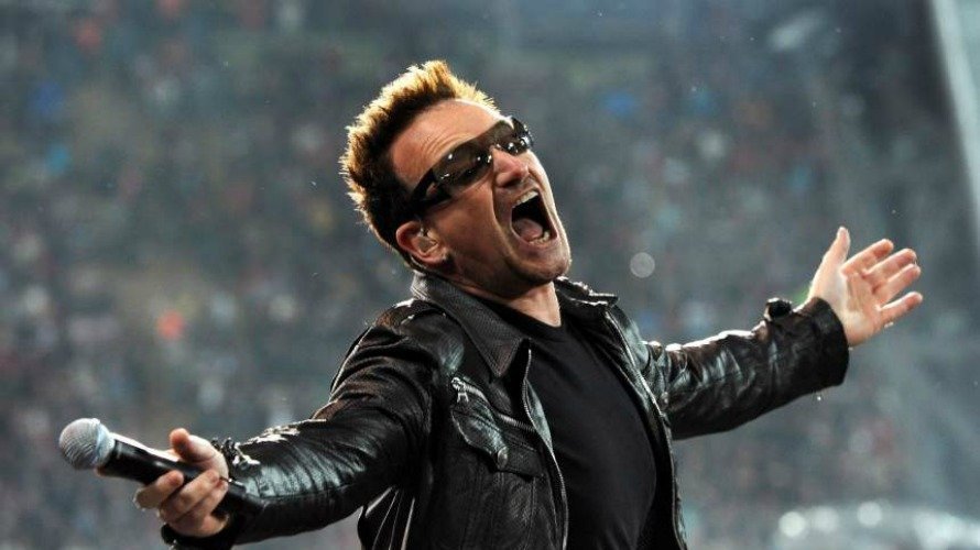 El vocalista de U2, Bono, durante un concierto en Múnich (Alemania). EFE.