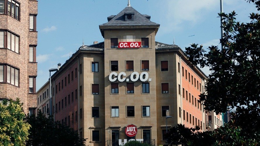 Sindicatos UGT y CCOO en Pamplona.