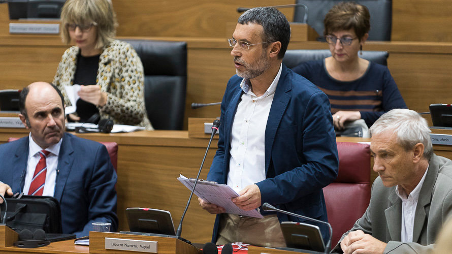 Parlamentarios de UPN, PP, PSN-PSOE, Geroa Bai, EH Bildu, Podemos, Izquierda Ezkerra durante un pleno en el Parlamento de Navarra