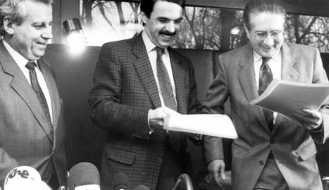 Del Burgo, Aznar y Aizpún, en el pacto de 1991