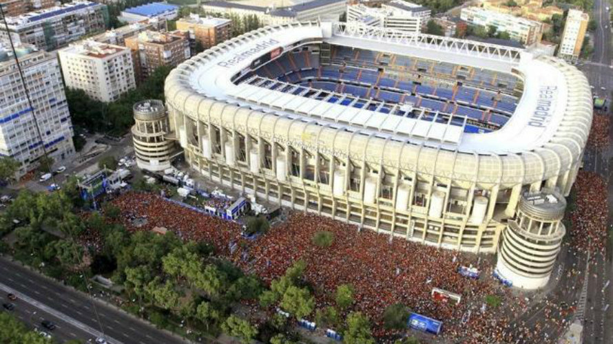 Vista aérea del estadio Santiago Bernabéu. Efe.
