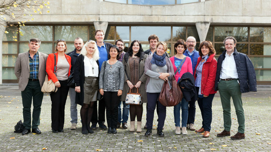 Los profesores europeos, en el campus de la UPNA.