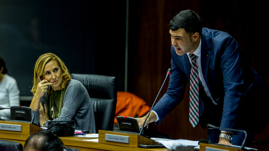 Pleno del Parlamento de Navarra, Ana Beltrán y Javier García PPN. IÑIGO ALZUGARAY.
