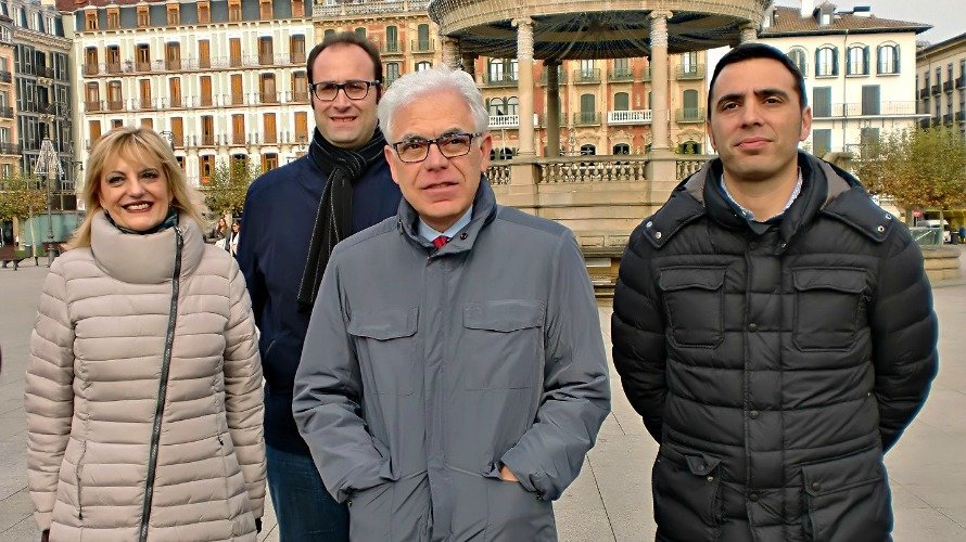 Jesús Mari Fernández junto a otros miembros de PSN.