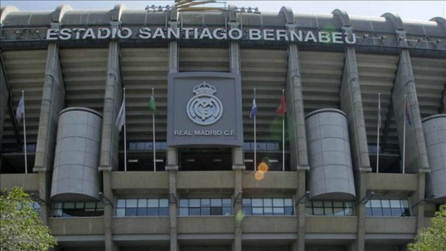 Imagen exterior del estadio Santiago Bernabéu. Efe.
