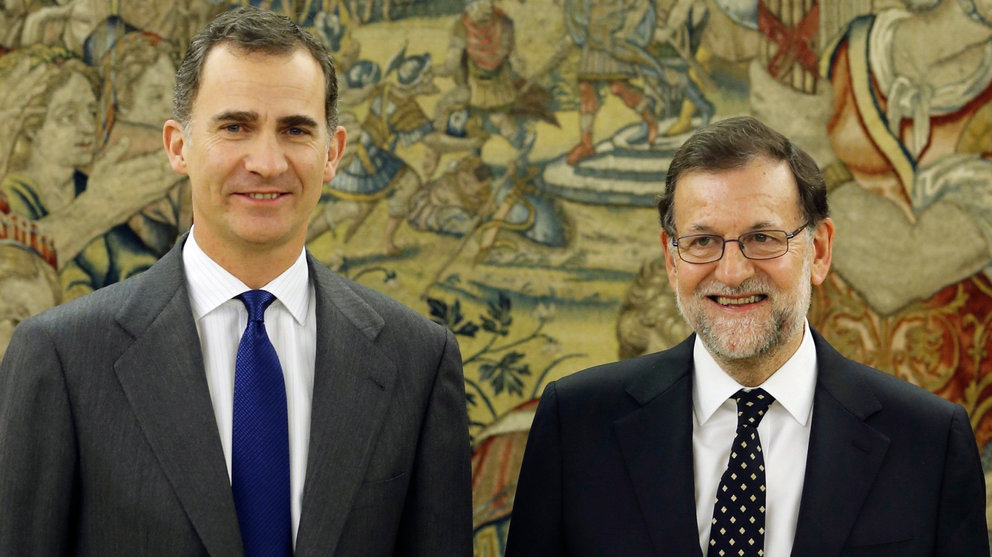 GRA353.- MADRID, 22/01/16.- El Rey Felipe VI recibe hoy al presidente del Gobierno en funciones y líder del PP, Mariano Rajoy, durante la ronda de consultas para proponer un candidato a la Presidencia del Gobierno. EFE/BALLESTEROS ***POOL***