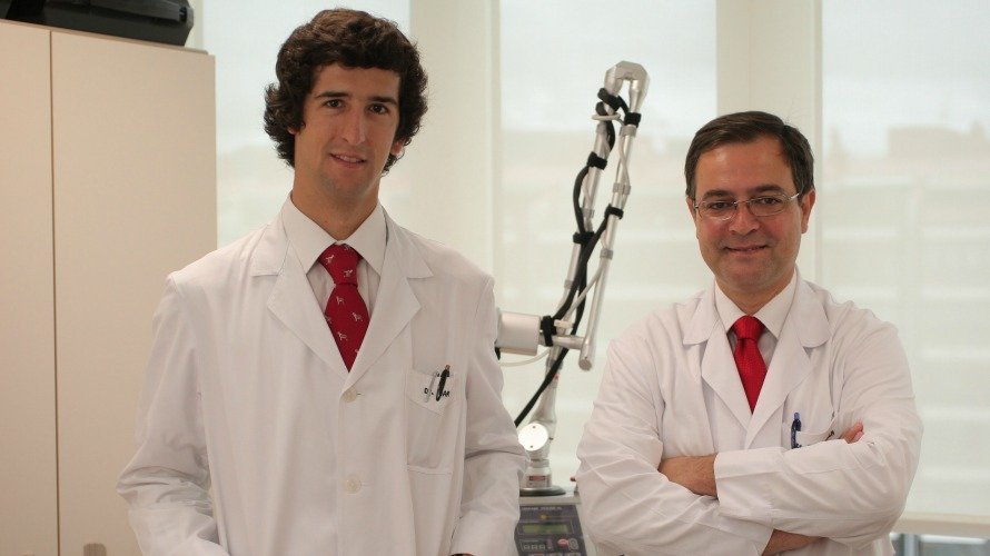 Equipo de Cirugía Plástica y Reparadora, Los doctores Bernardo Hontanilla (director) y Diego Antonio Marre.