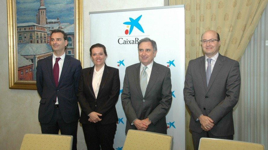 de izquierda a derecha, José Luis Larríu, Ana Díez Fontana, José Antonio Sarría y Carlos Fernández Valdivielso.