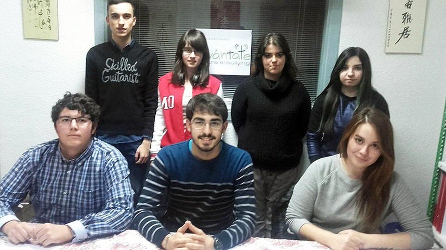 Jóvenes de la asociación Levántate contra el Bullying en Navarra.