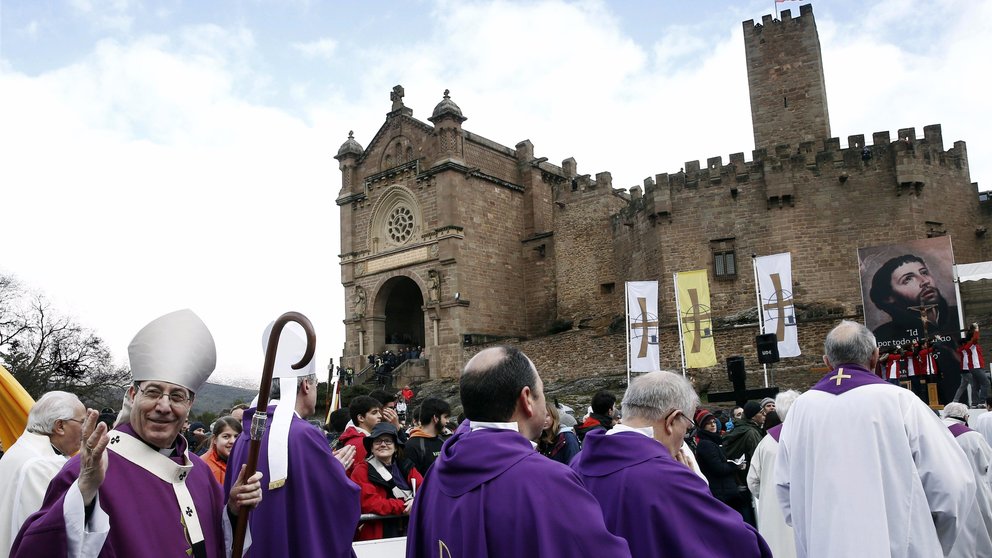 Vía crucis y misa en el Castillo de Javier en las Javieradas 2016. EFE