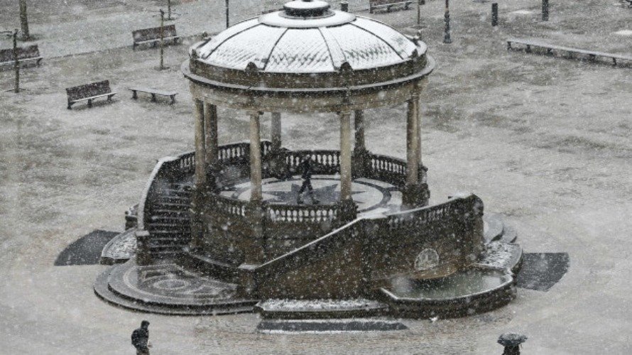 Foto de la Plaza del Castillo nevada. EFE.