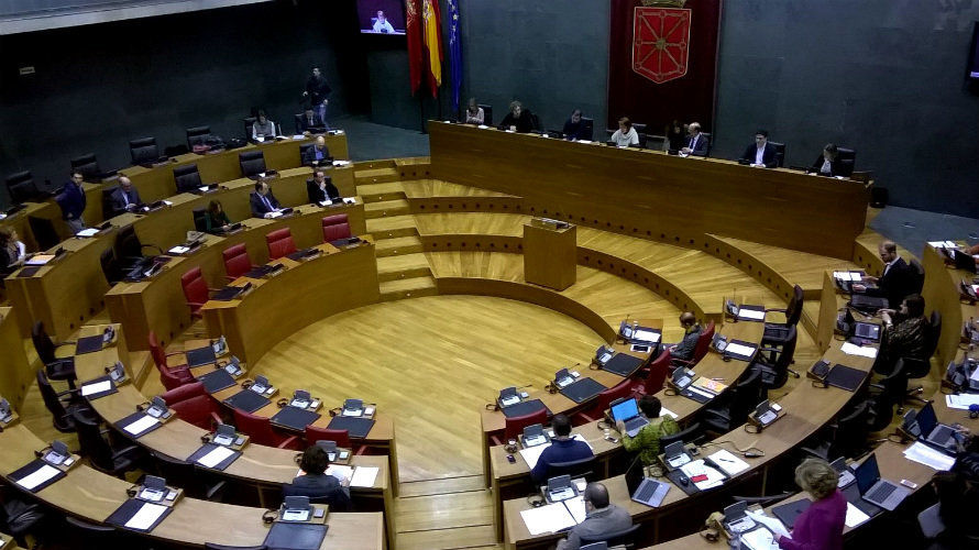 Pleno del Parlamento hoy en Pamplona cuando ha comenzado con 35 parlamentarios.