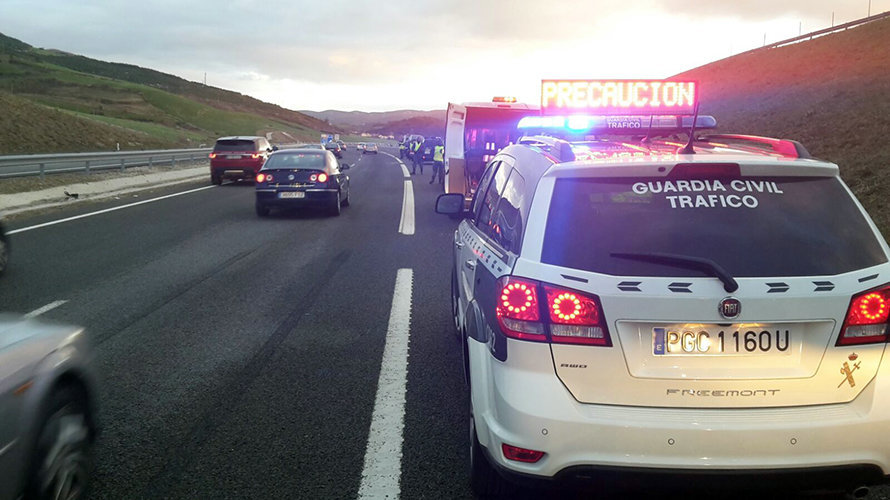 La Guardia Civil de Tráfico de Navarra ha atendido el accidente en la autovía de Jaca