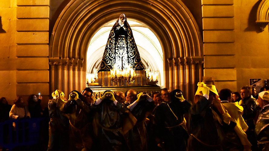 Procesión de la Virgen Dolorosa en Pamplona. PABLO LASAOSA 6