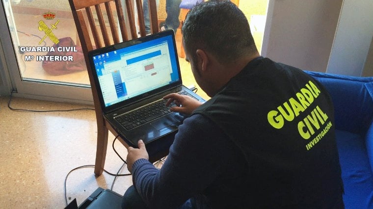 13 personas detenidas en Elche por más de 200 estafas por Internet