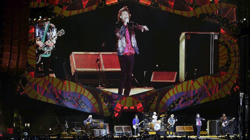 Pantalla gigante sobre el escenario donde actuaron los Rolling Stones en la Habana.